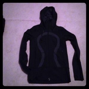 NWOT Lululemon jacket size 4