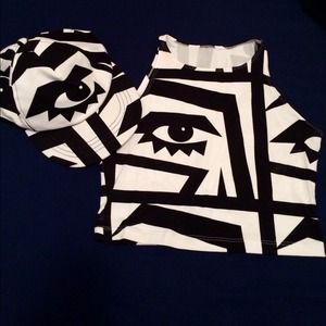 American apparel (Kesh) crop top and hat