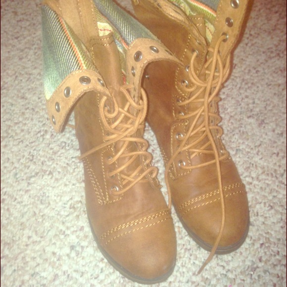 Shoes - Tan boots