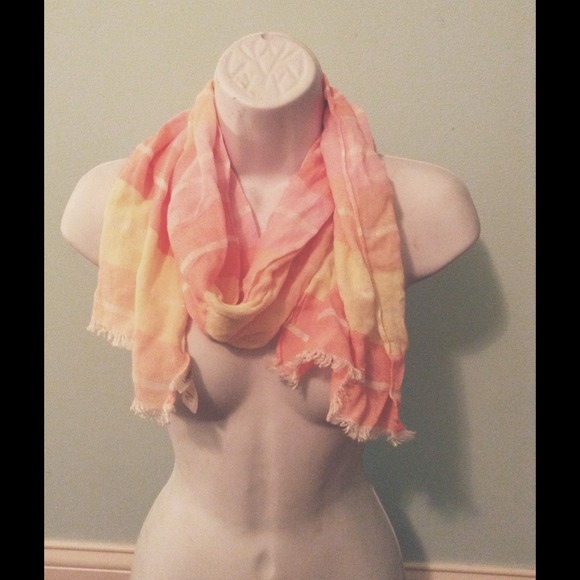 Lovely scarf!