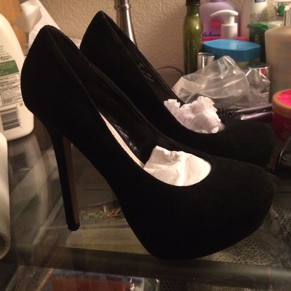 SOLD❌‼️ Steve Madden BEVV Heels - Picture 3 of 4