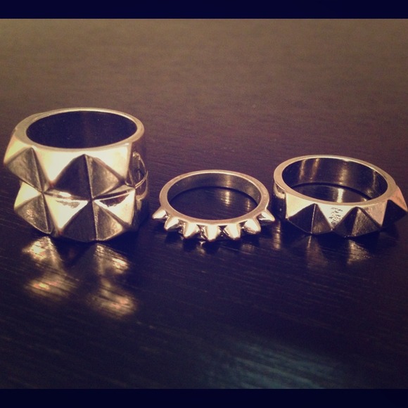 Jewelry - ❤️Set of 3 rocker chic silver toned rings