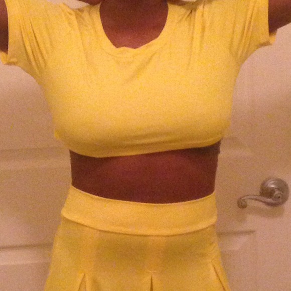 Yellow Set - Picture 2 of 4