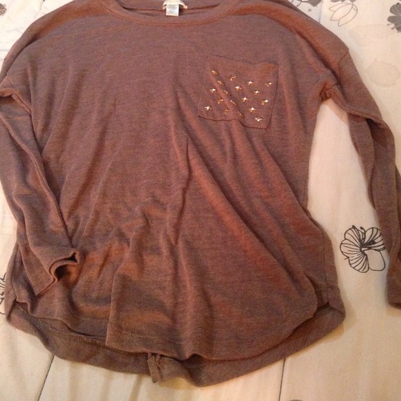 brown shirt