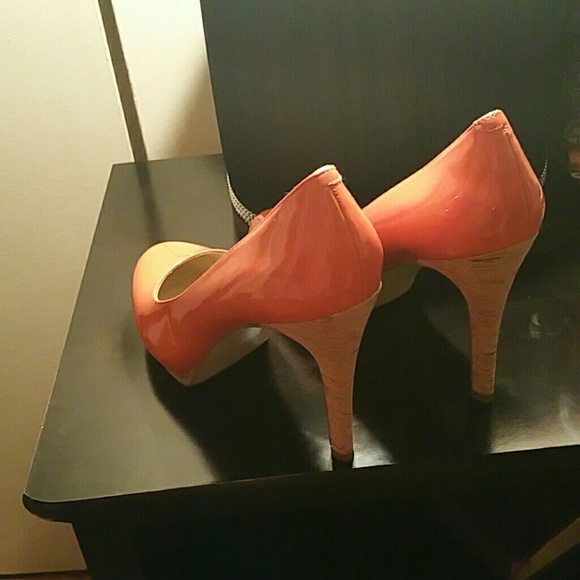 Shoes - Picture 3 of 4
