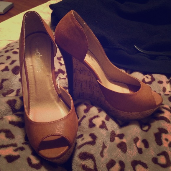 **BRAND NEW** wedge heels!!