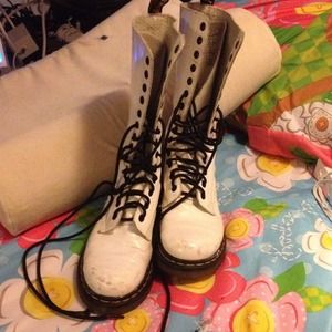 Pre loved white doc martens