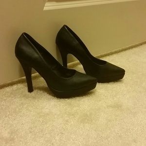 Black h&m pumps
