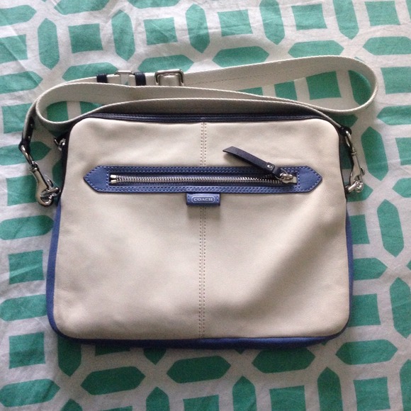 Crossbody Messenger Coach Bag - Picture 1 of 5