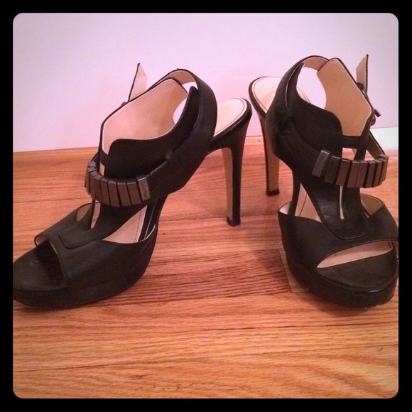 Beautiful Calvin Klein black leather heels