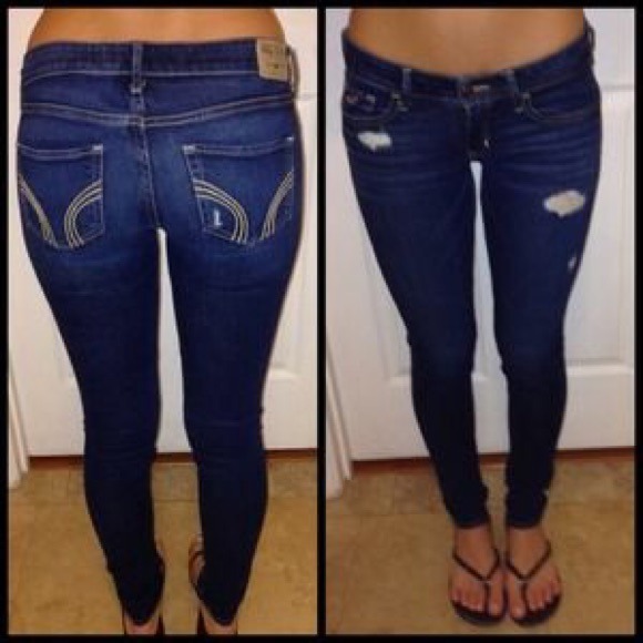 Hollister ripped skinny jeans!