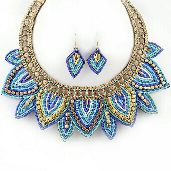 BIB NECKLACE