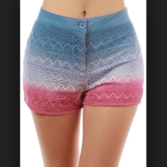 High-waisted lace ombré