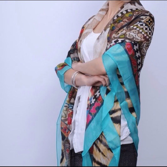 Hermes Style Scarf. Good quality and gorgeous! New