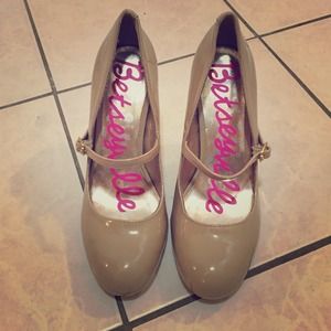 BetsyVille Heels