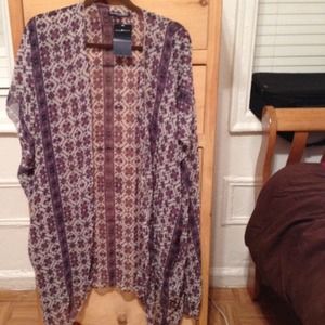 Brandy Melville  Floral Alexis Kimono