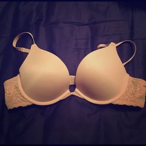 Nude padded bra