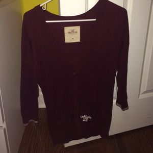 Hollister maroon sweater