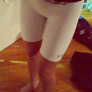 Under Armour compression shorts/spandex