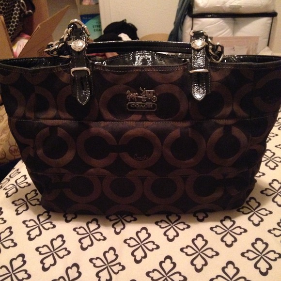 Authentic Coach Madison Op Art Black Purse♥️