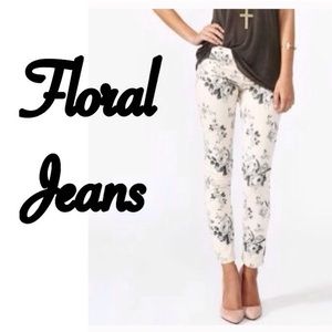 🚫SOLD🚫 Cream Floral jeans with gray/blue print
