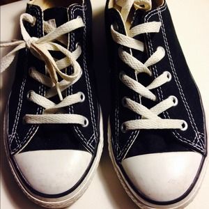 Black converse