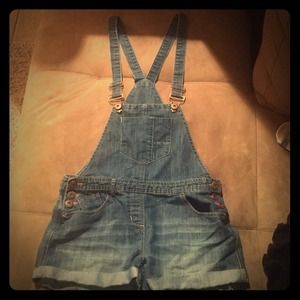 Short overalls