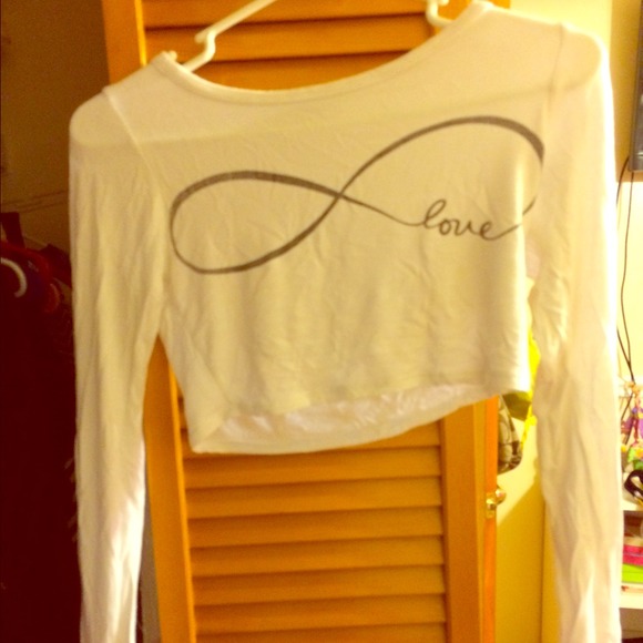 Love infinity crop top