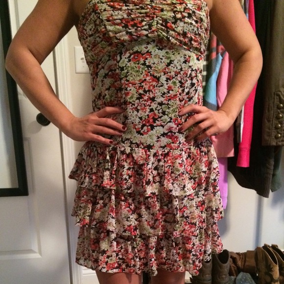 Great for holiday parties! Only worn once