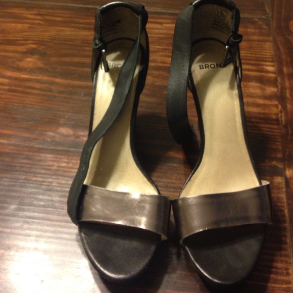 Bronx Black and Rose Gold Wedge Sandals - Picture 3 of 4