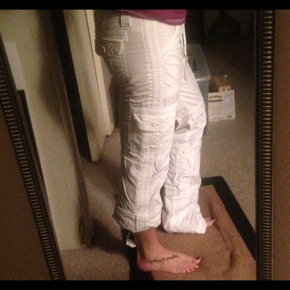 Hollister Cargo Pants/Capris - white