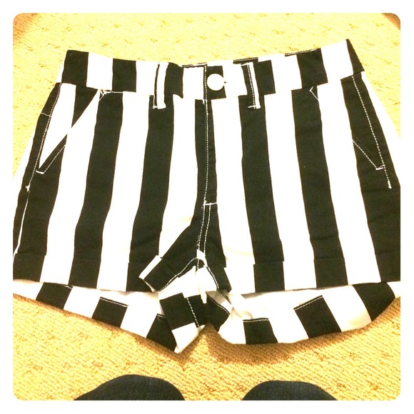 American Eagle Outfitters Denim - Black and white high waisted shorts