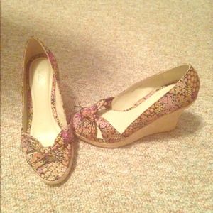 Flower Wedge Sandals