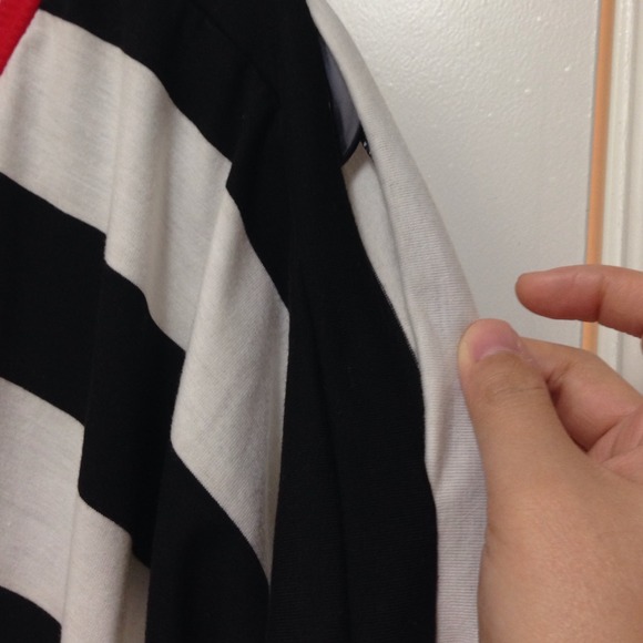 SOLD;; NWOT loose fitting top - Picture 3 of 4