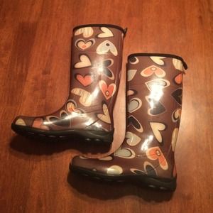 Brown Heart Rain boots - used - Sz 8