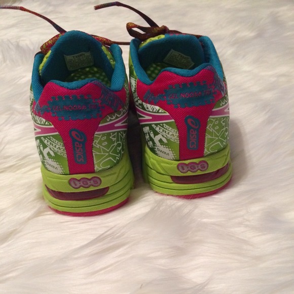 SOLD! Asics Women's GEL-Noosa Tri9 - Picture 3 of 4