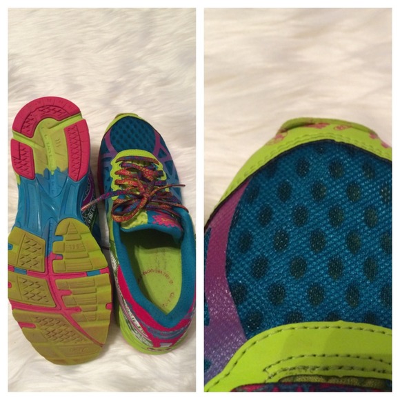 SOLD! Asics Women's GEL-Noosa Tri9 - Picture 4 of 4