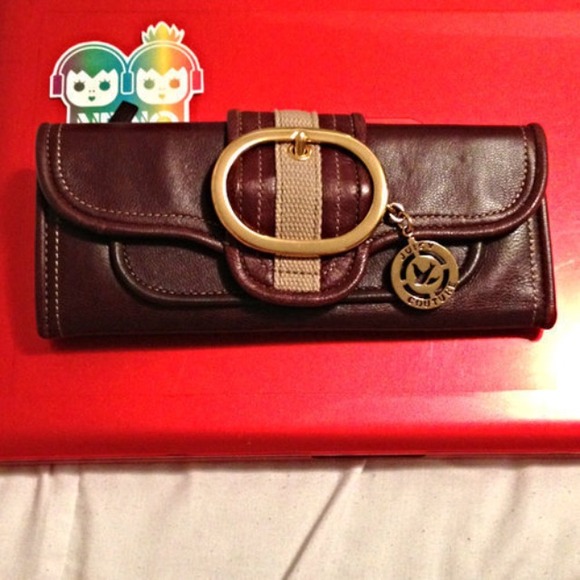 Chick wallet ready to go