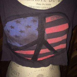 Black/ gray  cropped shirt