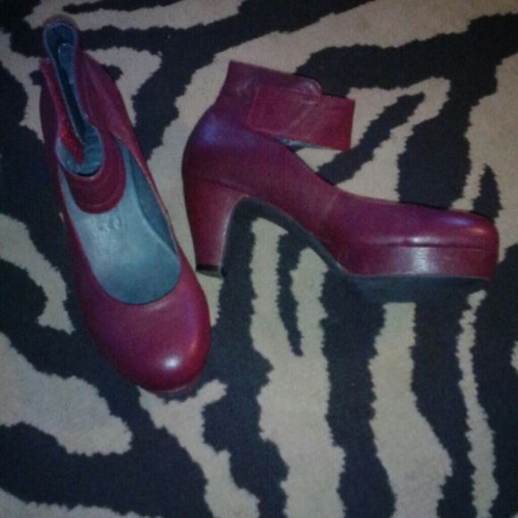 Woman fashion low heels