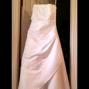 Beautiful, long white wedding dress!! Brand new!!!