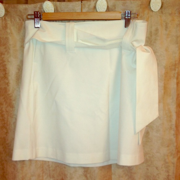 Cache wrap skirt