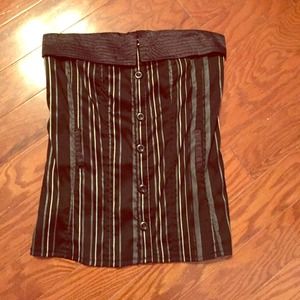 Strapless burlesque type top