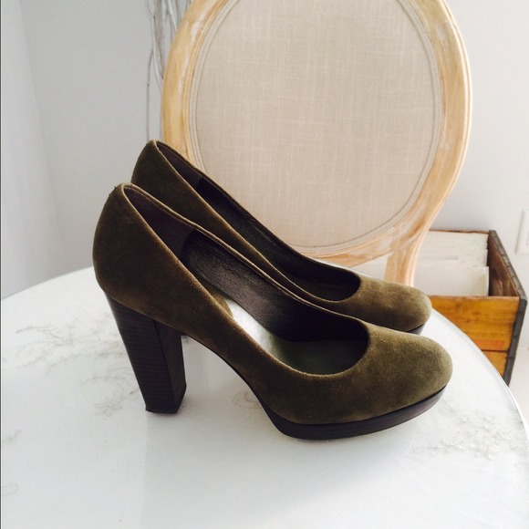 Banana Republic heels