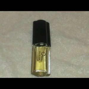 GUESS,  White Diamond, & Oscar de la renta perfume