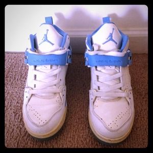 Jordans size 6.5 boys grade school