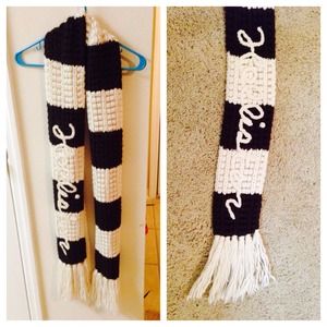 Hollister winter scarf!