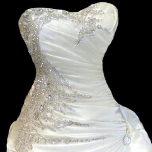 Beautiful White or Ivory Wedding Gown Taffeta - Picture 2 of 4