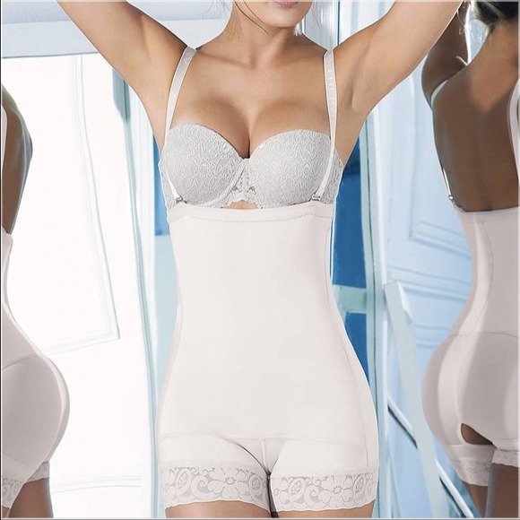 Latex Shirly Strapless Shapewear