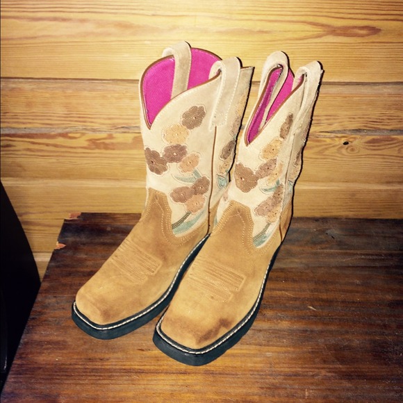 Ariat Doll Baby SZ 8 Boots